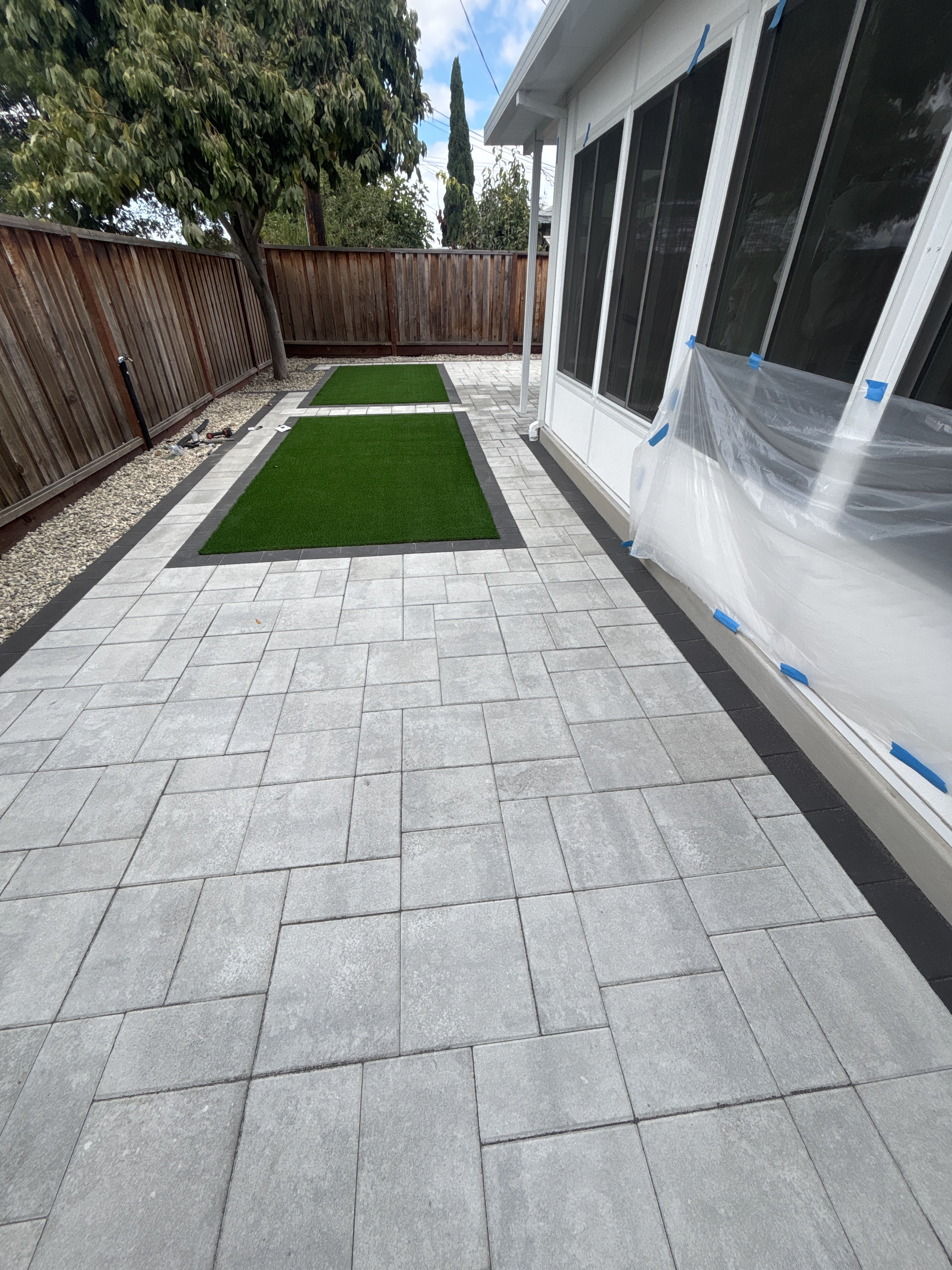 Paver patio and artificial turf project completed by Garescape in Sunnyvale